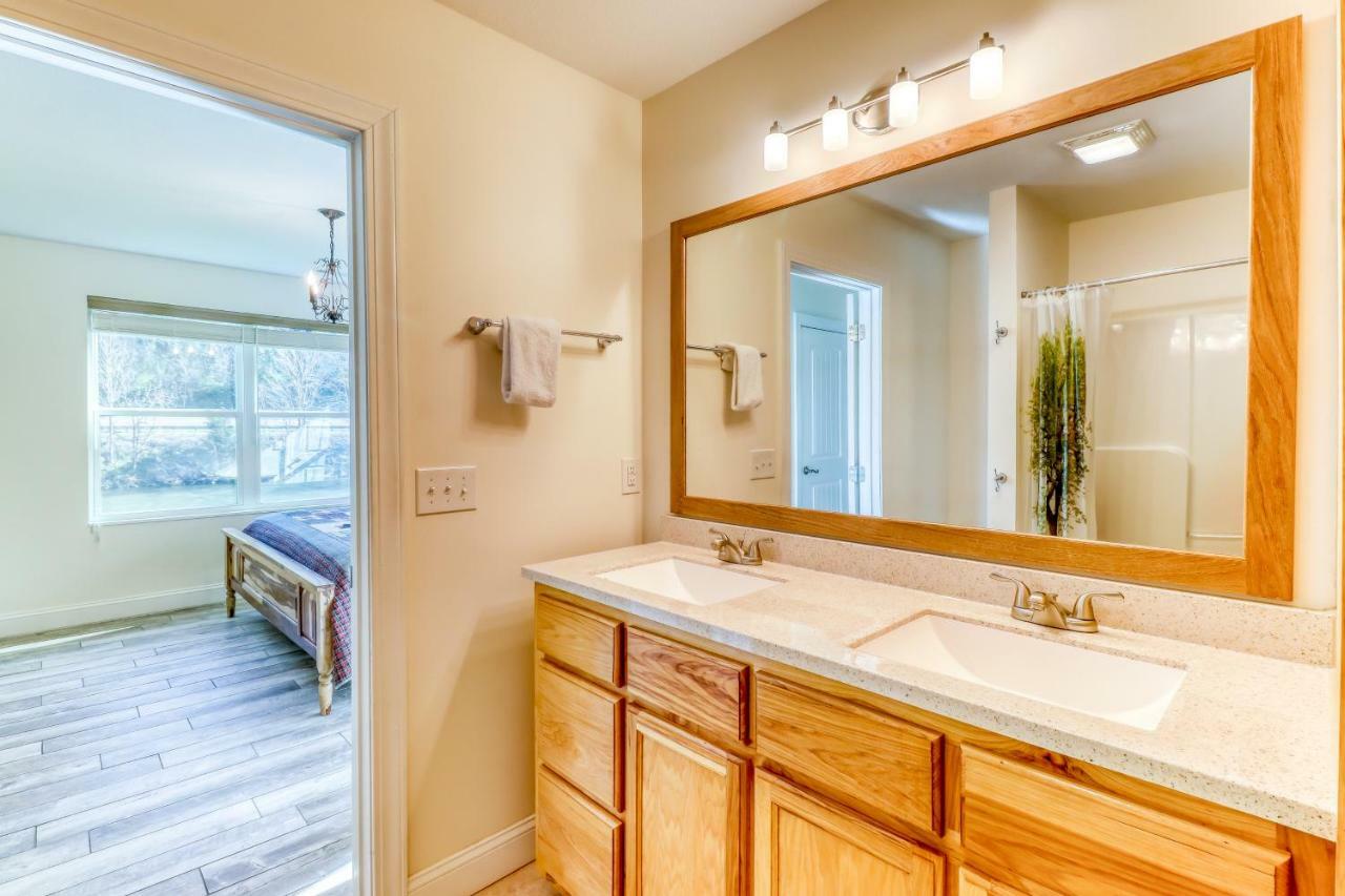 2 Bed 2 Bath Vacation Home In Whittier III Экстерьер фото